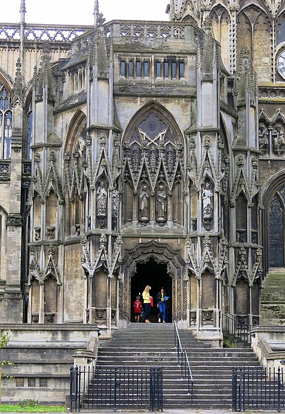 File:The outer north porch (c.1325) of St Mary Redcliffe, Bristol, England.jpg