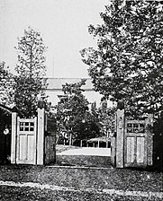 新設時の東京音楽学校正門（1890年）