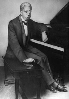Tony Jackson (pianist) American singer