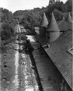 Toronto Belt Line Railway - Station Moore Park.jpg