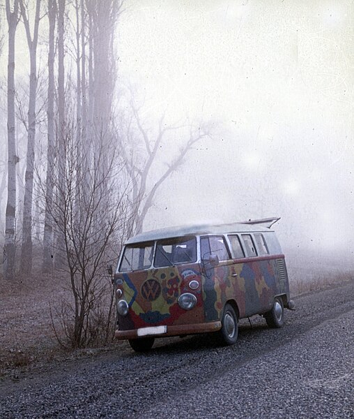 File:Tuerkei-06-Herbstmorgen im Osten-Bus-1976-gje.jpg