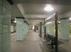 U-Bahn Berlin Hermannstraße 1.JPG