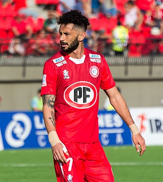 <span class="mw-page-title-main">Marcelo Larrondo</span> Argentine-Chilean footballer (born 1988)