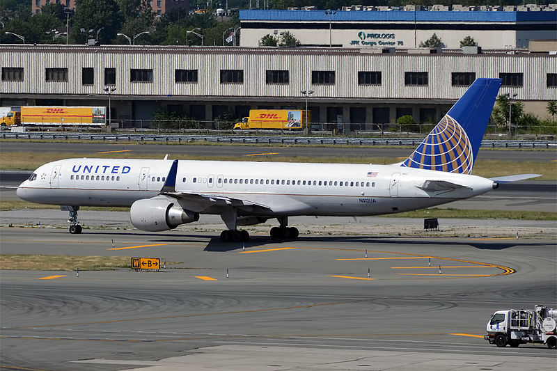 File:United Airlines, N512UA, Boeing 757-222 (19993280308).jpg