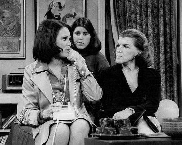 Rhoda is staying with Brenda for a vacation; Brenda and Ida think it will be for longer than that.