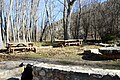 Detalle del área de recreo junto a la Fuente del Romero en Vallanca (Valencia), 2021.