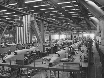 Vega Aircraft plant in Burbank (June 1942)