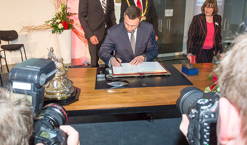 File:Verleihung Konrad-Adenauer-Preis der Stadt Köln 2015 an Vitali Klitschko-7778.jpg