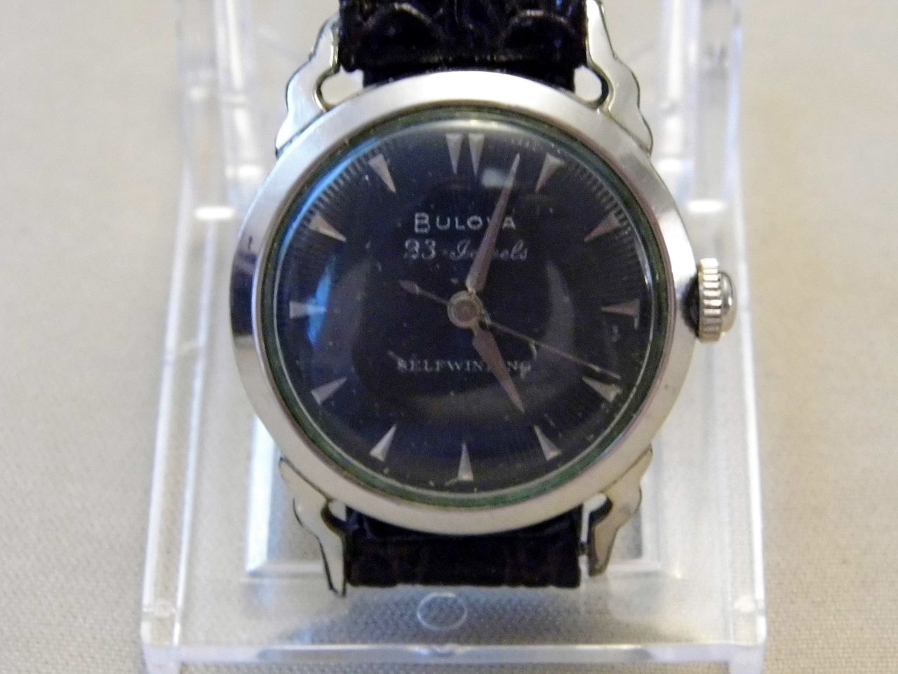 File:Vintage Bulova Men'S 23 Jewels Self-Winding Watch (8951201985).Jpg -  Wikimedia Commons