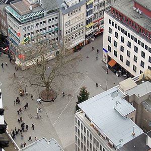 The setting of the show: Wallrafplatz in the center of Cologne Wallrafplatz Koln von oben.jpg