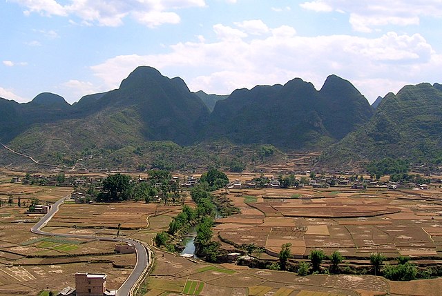 640px-Wan_Feng_Lin_River.jpg (640×429)