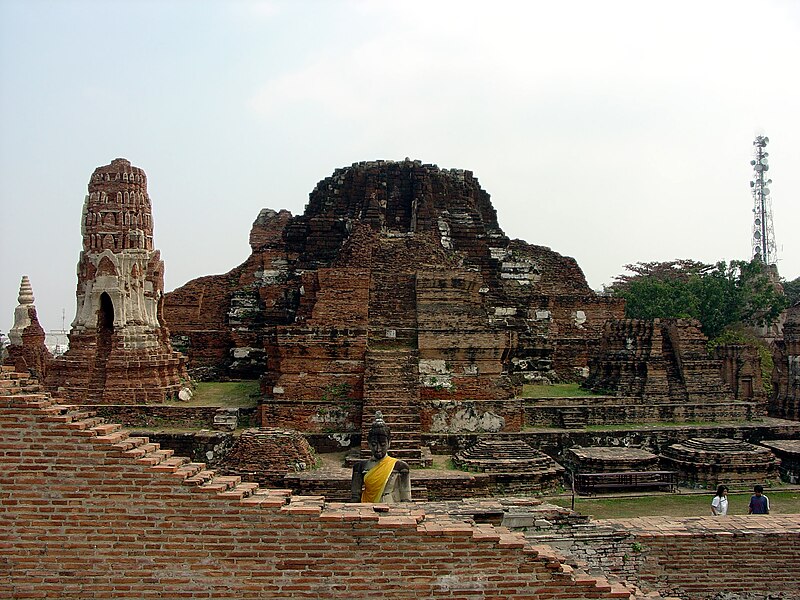 File:Wat Mahathat, Ayutthaya b131.jpg