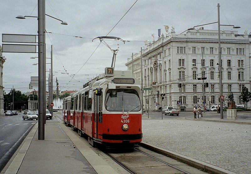 File:Wien-wiener-linien-sl-71-1069127.jpg