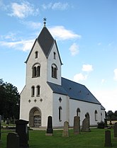 Fil:Östra Herrestads kyrka i augusti 2012.jpg