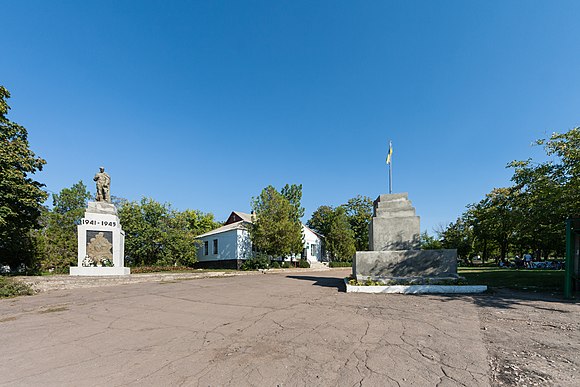 Николаевская область села. Семёновка (Арбузинский район). Село Семеновка Арбузинский район Николаевская область. Площадь Семёновки села Арбузинского района Николаевской области. Село Семеновка Николаевская область.