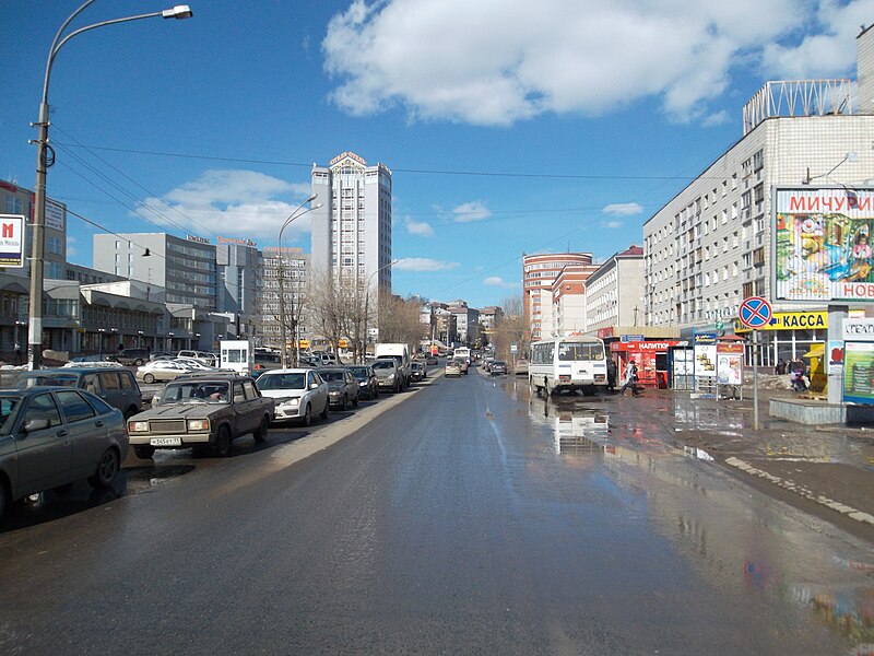 File:Улица в Сыктывкаре.JPG