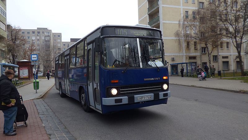 File:105-ös busz (HFY-744).jpg