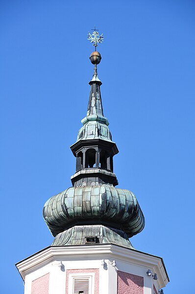 File:13-04-13-st-poelten-rathausplatz-700.jpg