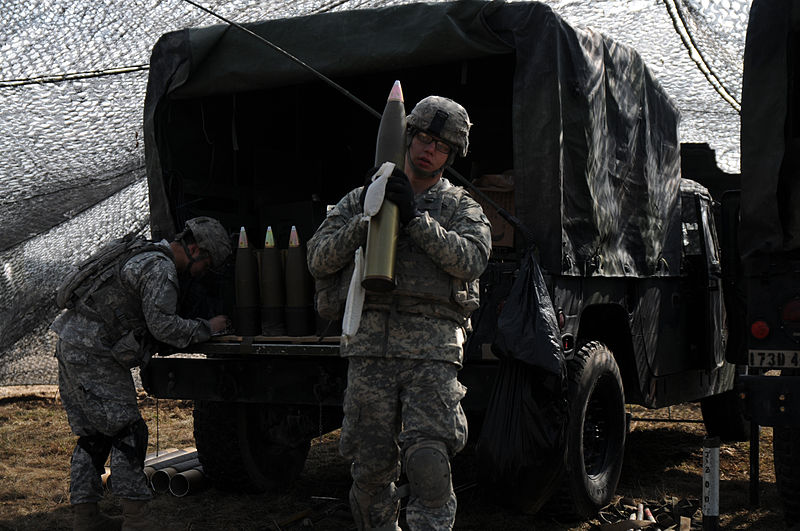 File:173rd Artillerymen fire howitzers at Grafenwoehr 150316-A-NV895-006.jpg