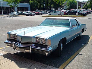 1973 Oldsmobile Toronado Custom, Gaithersburg, Maryland, 29. kesäkuuta 2009.jpg