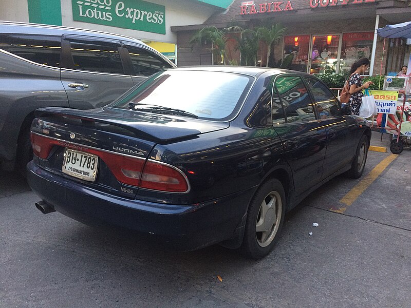 File:1994-1995 Mitsubishi Galant Ultima 2.0 V6-24 Sedan (29-06-2018) 01.jpg