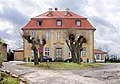 Manor and manor park Pannewitz: mansion, northern forecourt with four linden trees, south adjoining manor park (garden monuments) and the enclosure surrounding the manor park