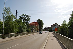 Vilaĝeniro de Bargen, rigardo de la ponto trans Hagneck-Kanalo