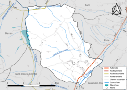 Carte en couleur présentant le réseau hydrographique de la commune