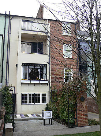 The rear of 78 Derngate 78 Derngate Charles Rennie Mackintosh house.jpg