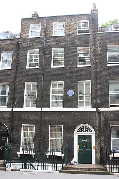 File:91 Gower Street, London.jpg