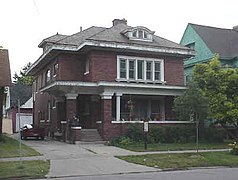 934 Hoyt ave.jpg