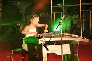 It is one of summer evening public performs of Binzhou (2009)