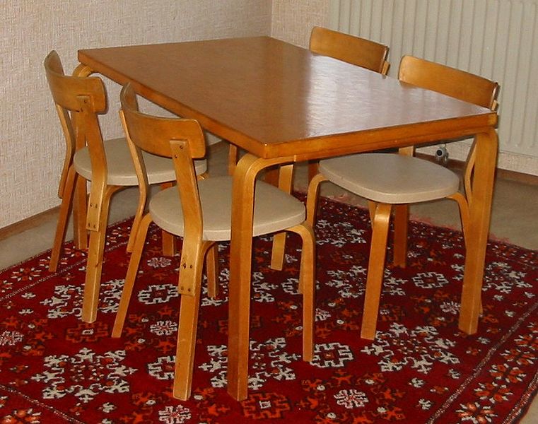 File:Aalto table and chairs1.JPG