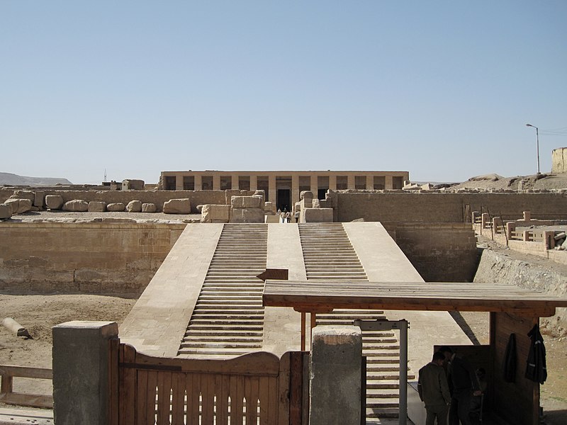 File:Abydos Tempel Sethos I. 01.JPG
