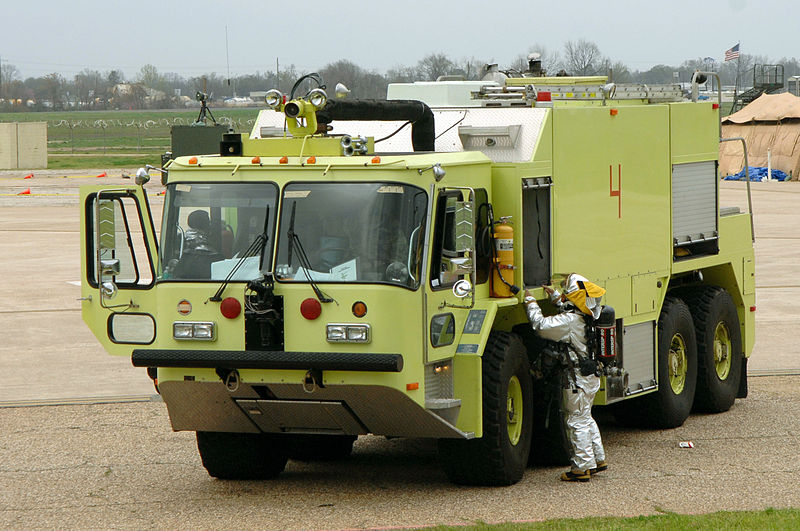File:Airport fire truck USA.JPG