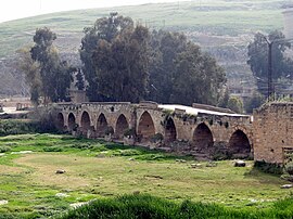 Ancient Roman bridge in Maharda.jpg