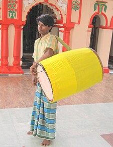 A dhaki at Dhakeshwari Temple, Dhaka BD Dhaki.JPG