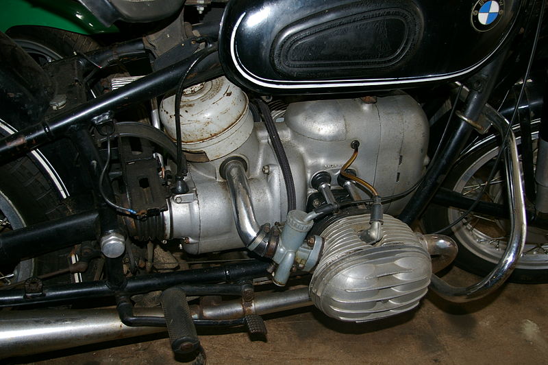 File:BMW R 60-Antriebseinheit.jpg