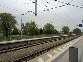 Seitenbahnsteige des Bahnhofs