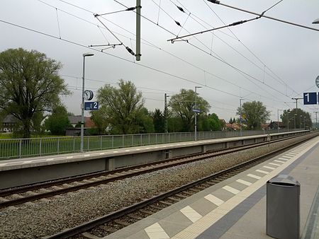 Bahnhof Langenbach(Oberbay) Bahnsteig gegenüber