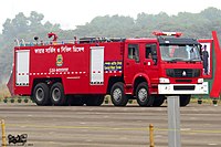 Bangladesh Fire Service and Civil Defence SPV-SinoTruk 320 water tender. (31624338466).jpg
