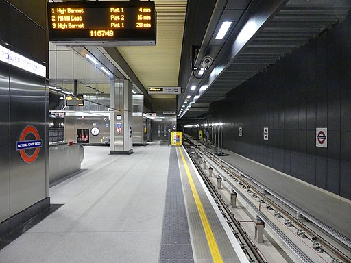 Battersea Power Station platform2 look east3