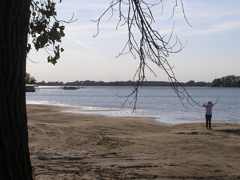 File:Beach P9190209.jpg