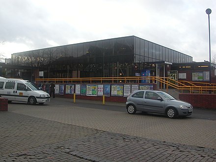 The main entrance on 13 January 2007 from the car park.