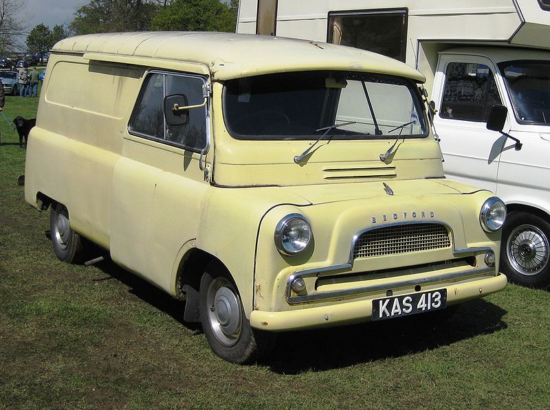 File:Bedford CA 1595 cc reg August 1959.JPG