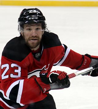 <span class="mw-page-title-main">Bobby Farnham</span> American ice hockey player (born 1989)