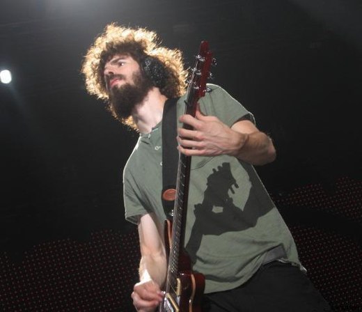 Leadgitarist Brad Delson speelt voor het eerst gitaarsolo's op een Linkin Park album.