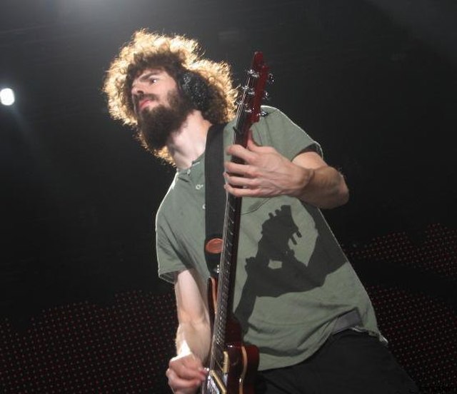 Delson performing at Smirnoff Music Centre in Dallas, Texas, on August 4, 2007