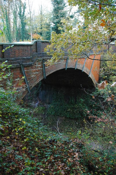 File:Bridge over the Worth Way, Crawley Down carrying the B2028 Turners Hill Road - geograph.org.uk - 1037761.jpg