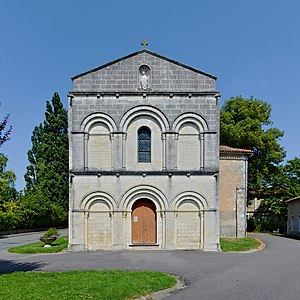 Brie-sous-Chalais 16 Église façade 2013b.jpg